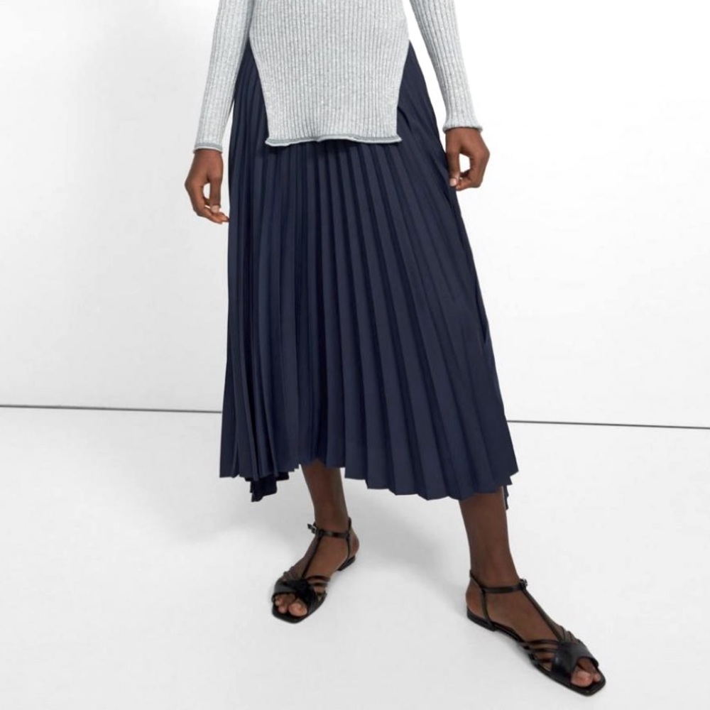 NWT Theory Dorothea Pleated Skirt